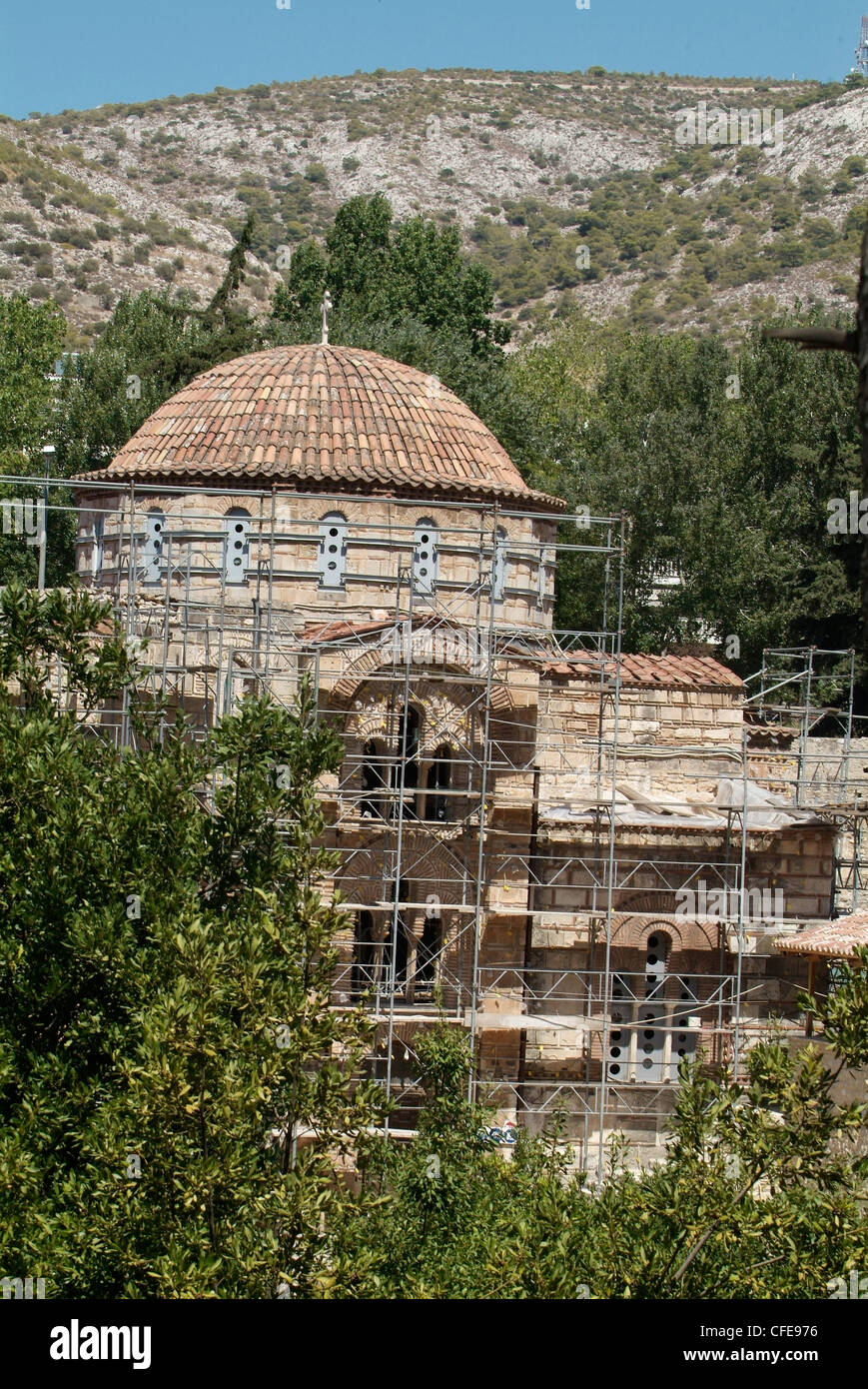 Ad Atene Il monastero chiesa di Dafni - attualmente subendo importanti lavori di rinnovo Foto Stock