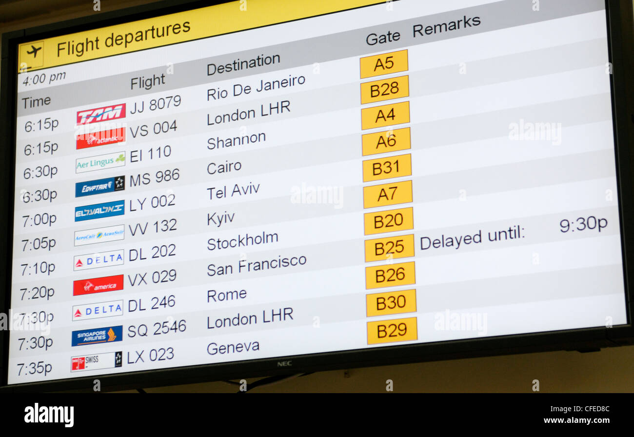 Elenco dei voli presso l'aeroporto (aeroporto internazionale JFK di New York Foto Stock