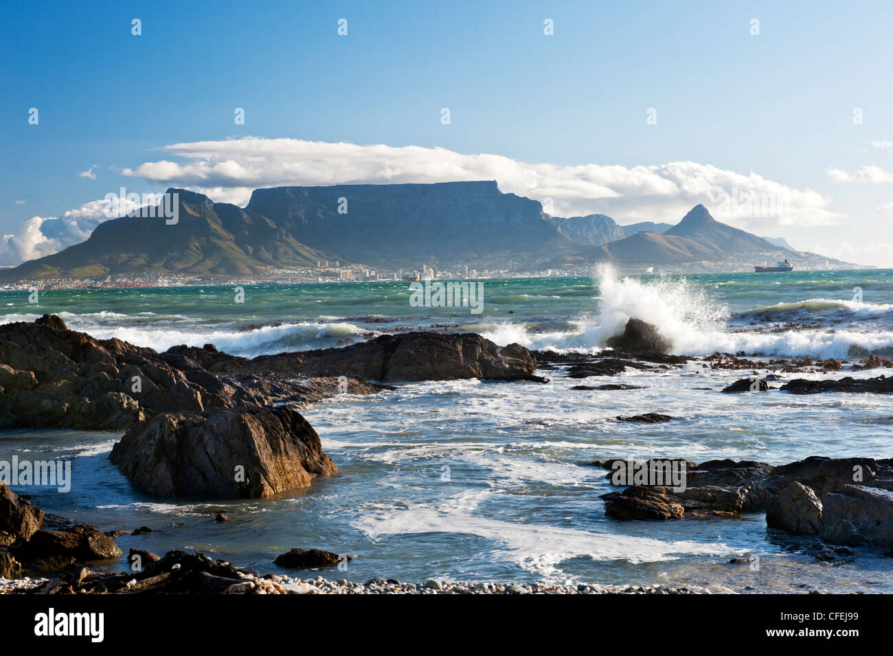 Città del Capo e di Table Mountain da Blouberg Foto Stock
