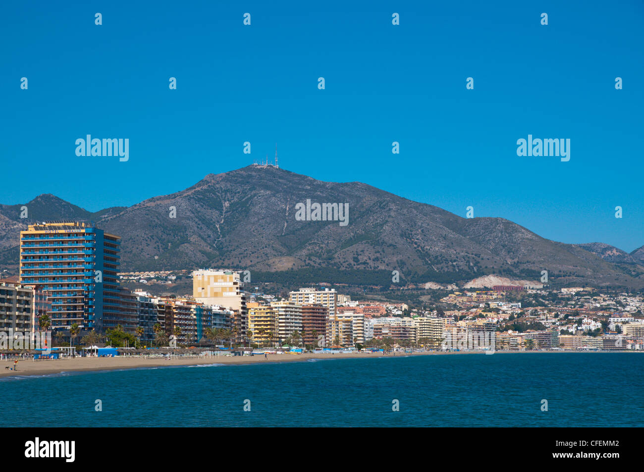 Visualizzazioni ad est del centro città di Fuengirola Costa del Sol Malaga Regione Andalusia Spagna Europa Foto Stock