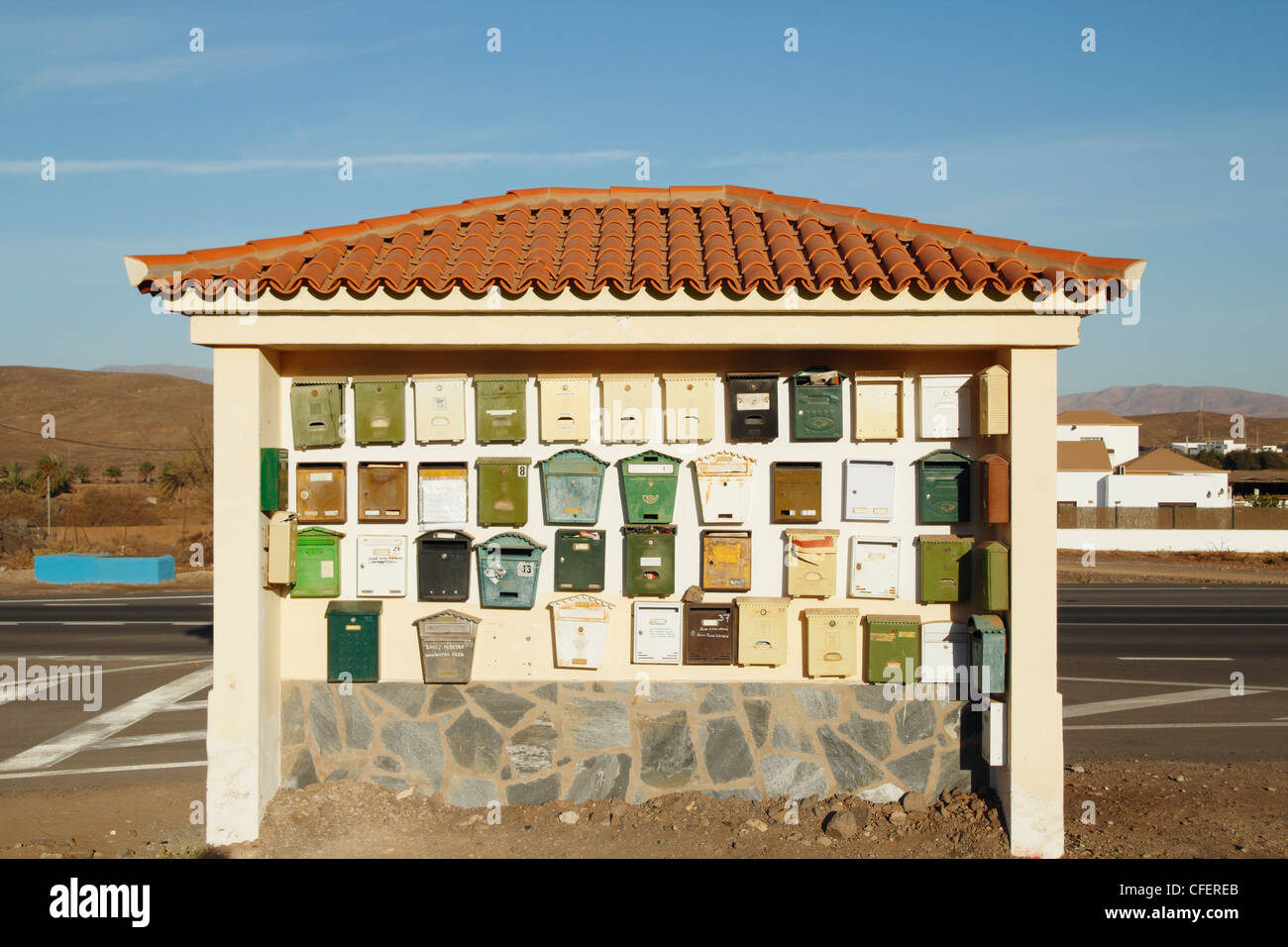 Cassette postali sul bus rifugio parete su Fuerteventura Isole Canarie Spagna Foto Stock