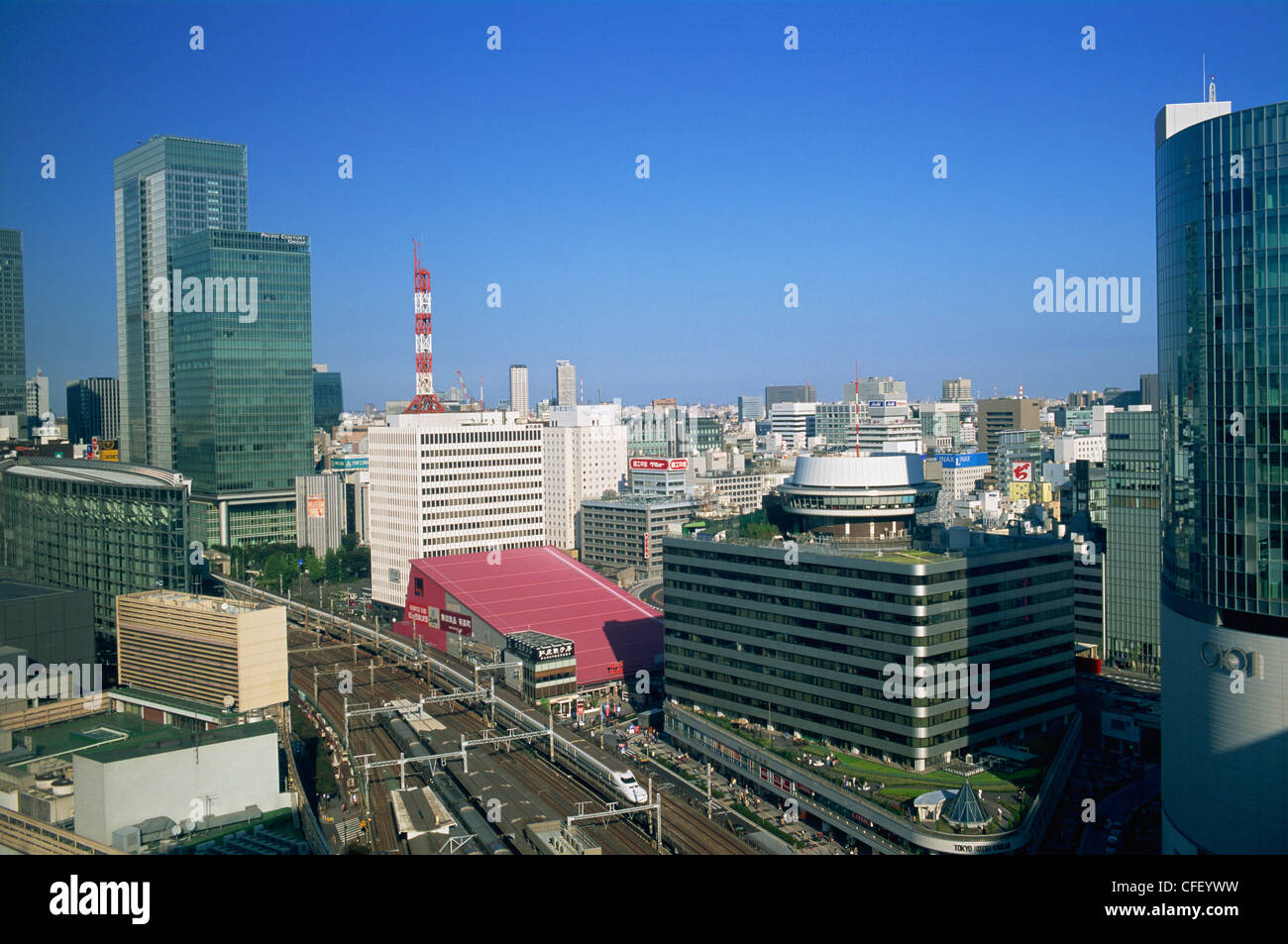 Giappone, Honshu, Tokyo, Yurakucho e affaristico Marunouchi Skyline di aree Foto Stock