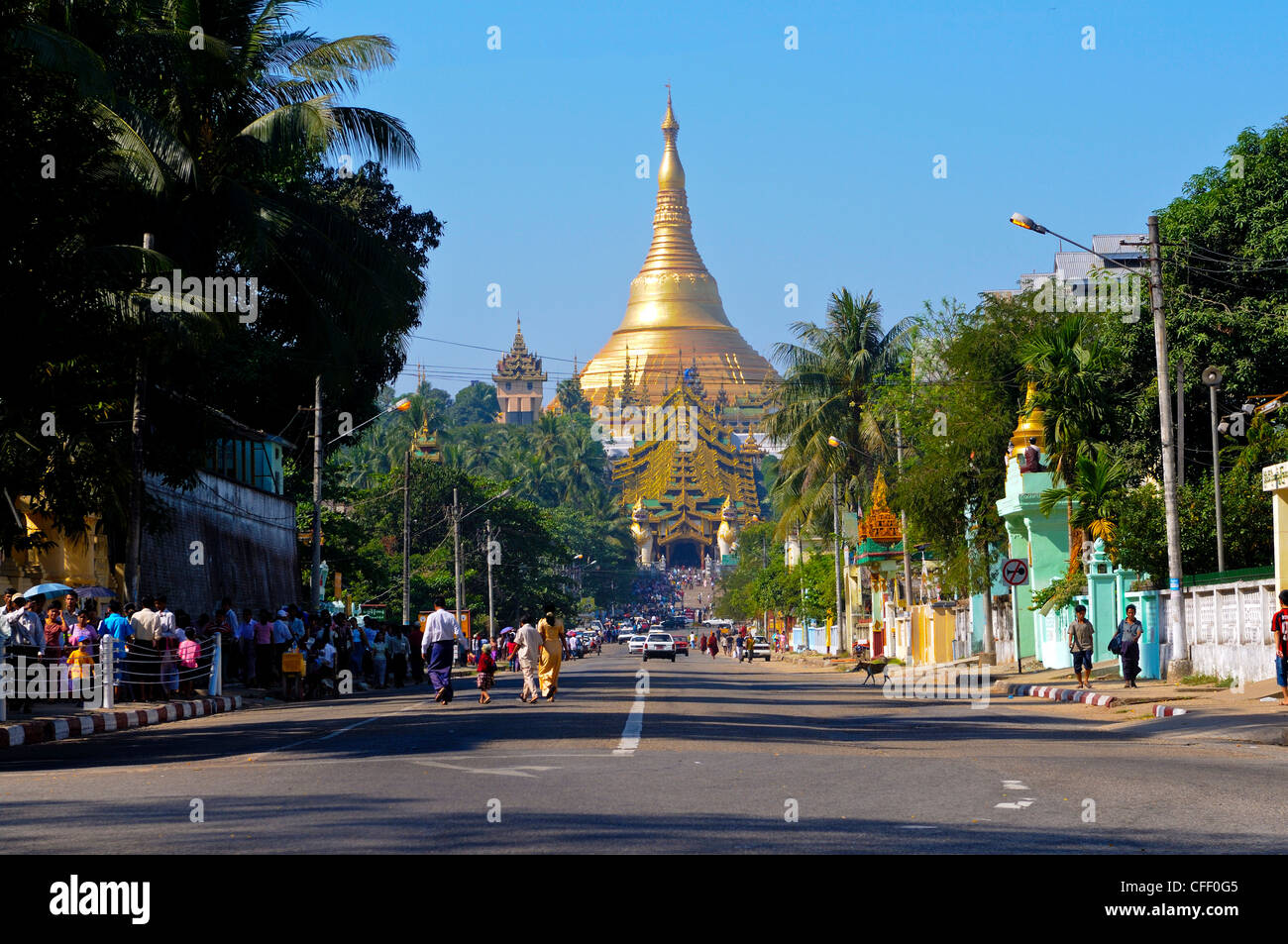 Famosa in tutto il mondo Shwedagon, Yangon, Myanmar, Asia Foto Stock