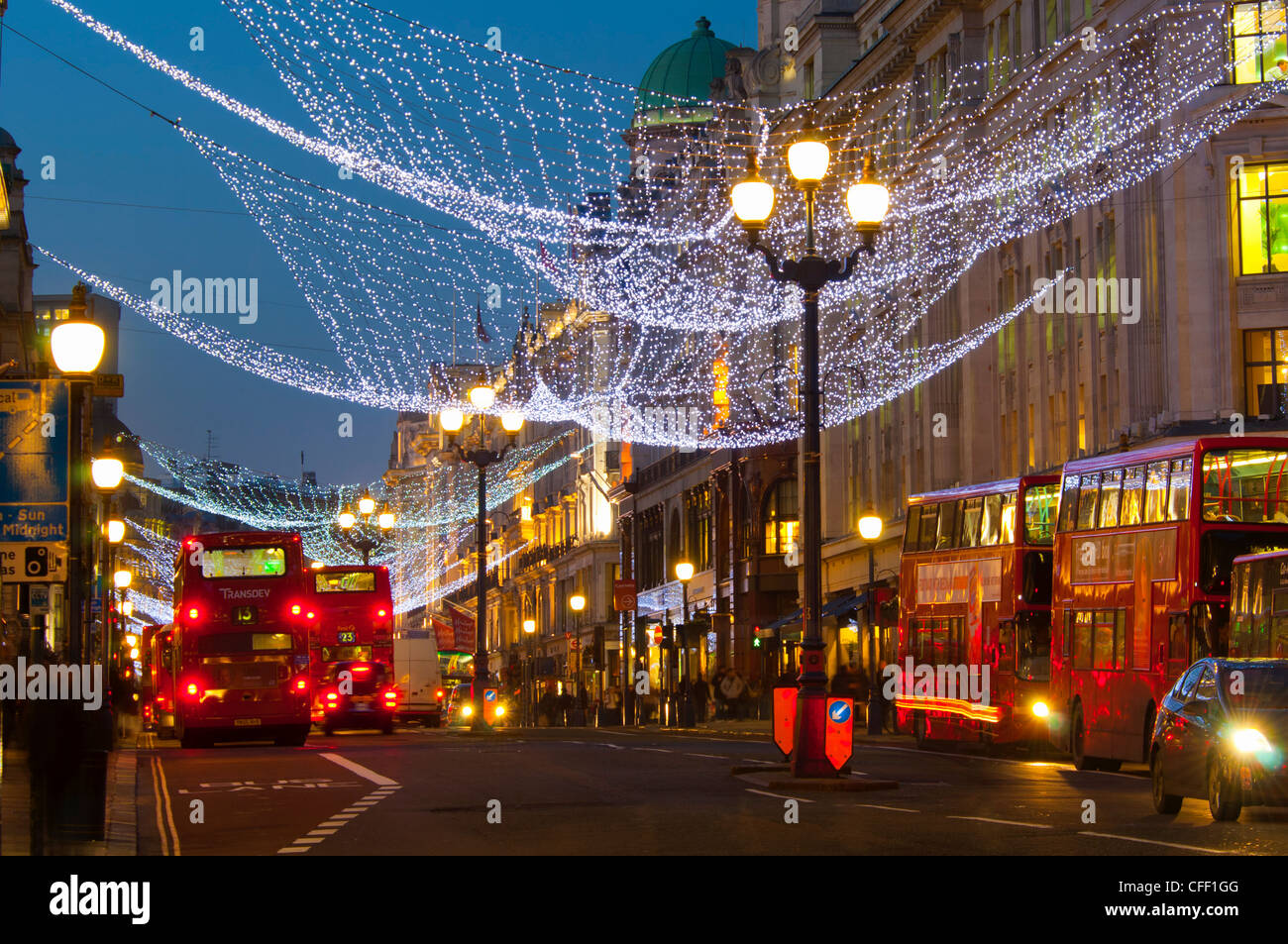 Le luci di Natale, Regents Street, London, England, Regno Unito, Europa Foto Stock