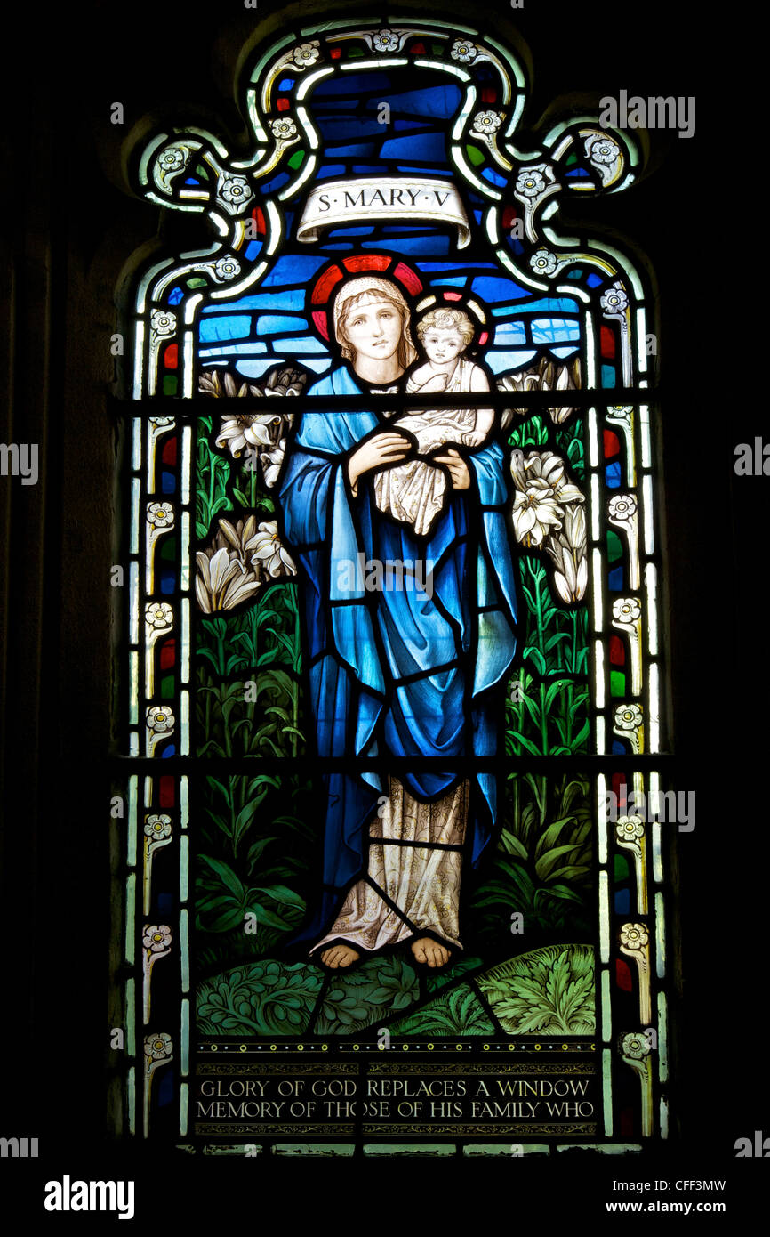 Vetrata della Basilica di Santa Maria, chiostri, Cattedrale di Gloucester, Gloucester, Gloucestershire, England, Regno Unito Foto Stock