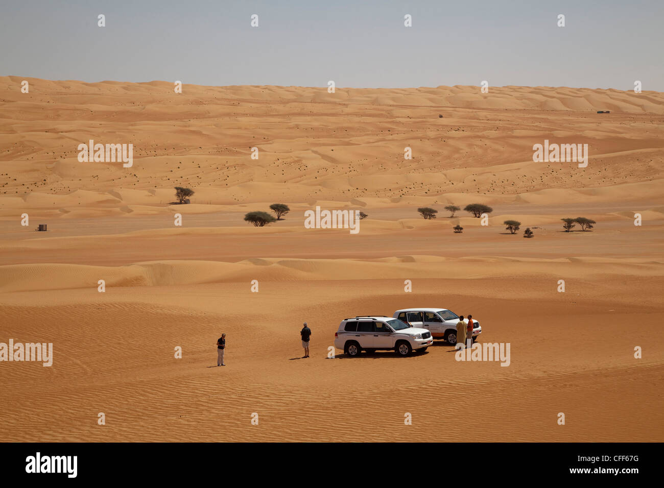 Il Muscat avventure nel deserto veicoli 4WD, Wahiba Sands desert, Bidiya, Ash Sharqiyah, Oman, Penisola arabica Foto Stock