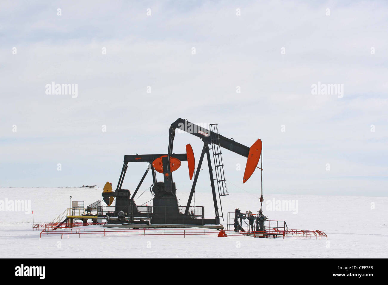 Olio di due pompe in Alberta Canada Foto Stock