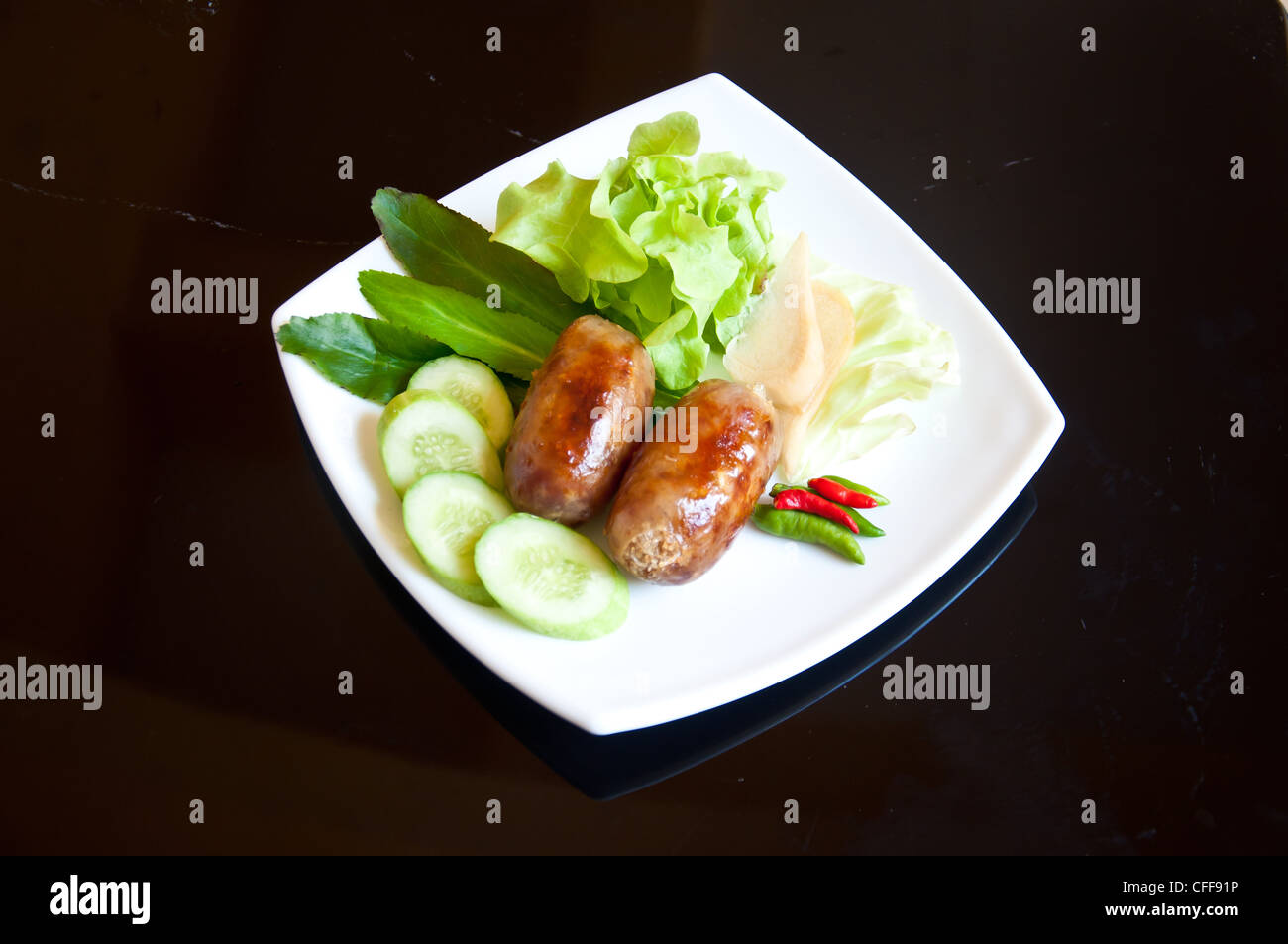 Delizioso cibo tailandese chiamata SAIKROK E SARN Foto Stock