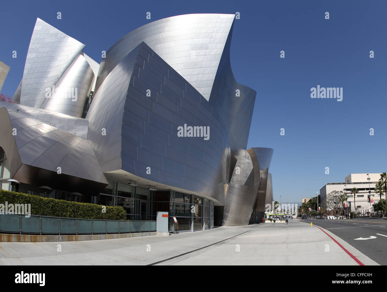 LOS ANGELES, CA - Marzo 2, 2012 - Una Vista fisheye del Walt Disney Concert Hall di Los Angeles, la California il 2 marzo 2012. Foto Stock
