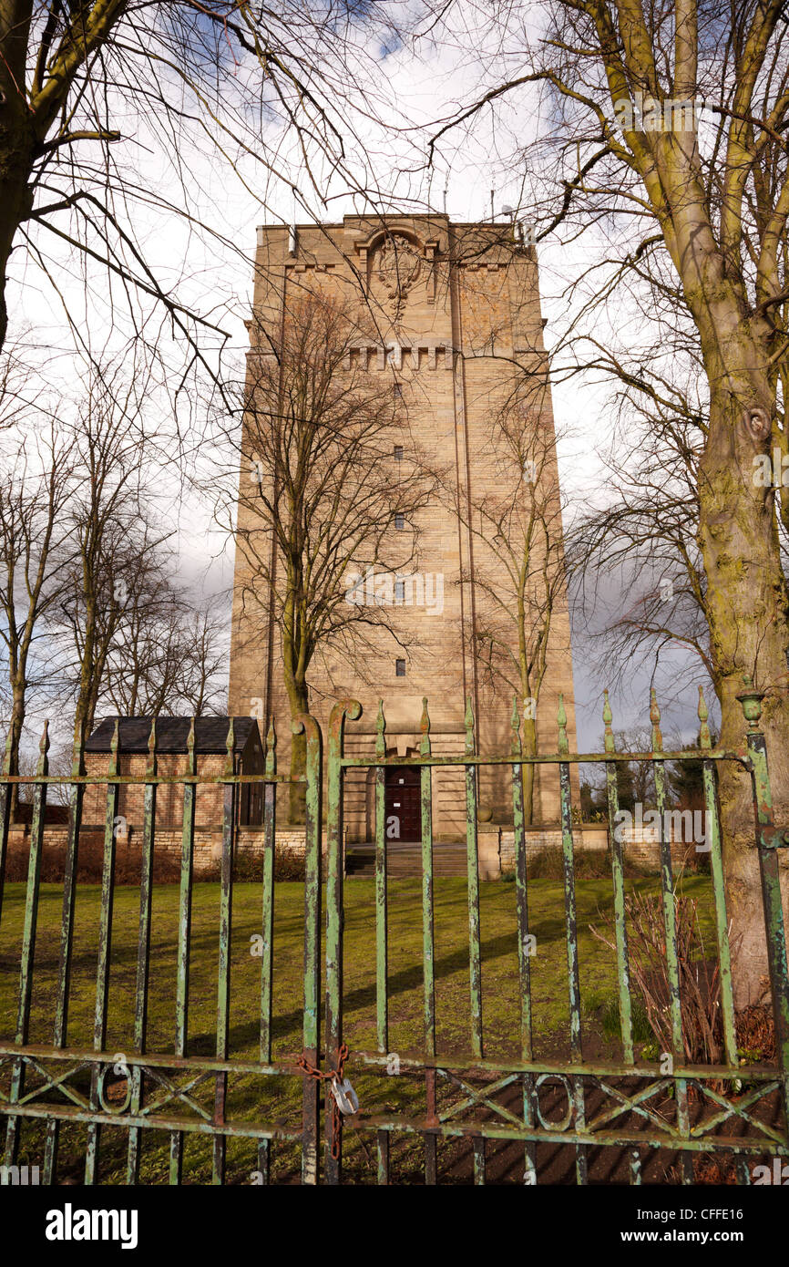 L'acqua Torre Westgate, Lincoln, Lincolnshire, Inghilterra. Foto Stock