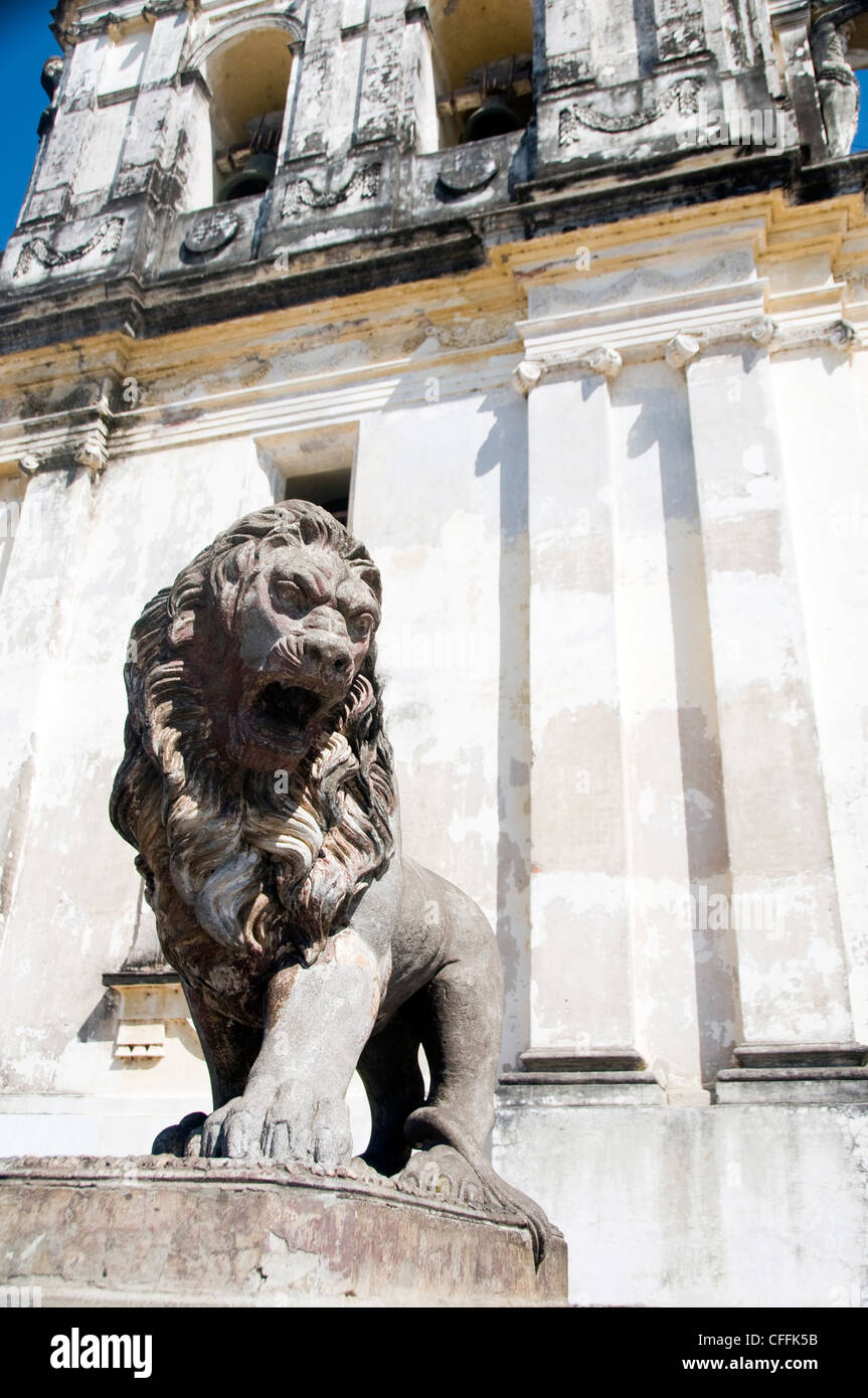 Lion iconica statua Cattedrale di Leon Nicaragua america centrale Foto Stock