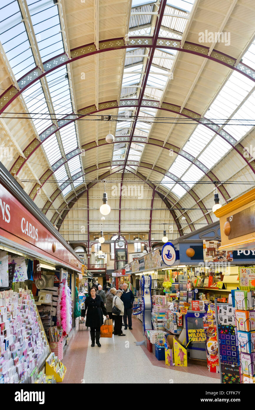 Interno della sala mercato, Derby, Derbyshire, East Midlands, England, Regno Unito Foto Stock