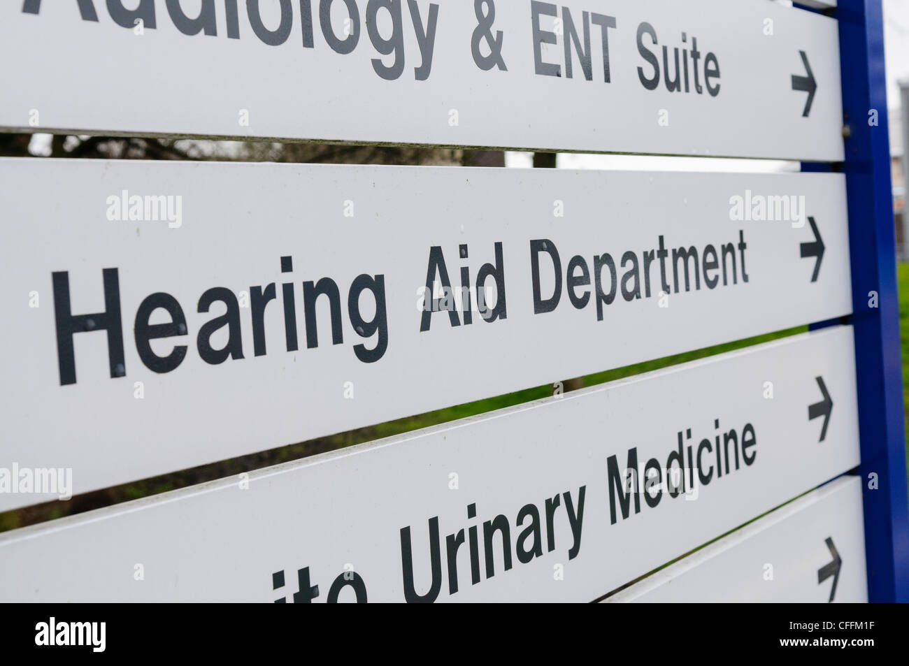 Segno in ospedale per Hearing Aid Department Foto Stock