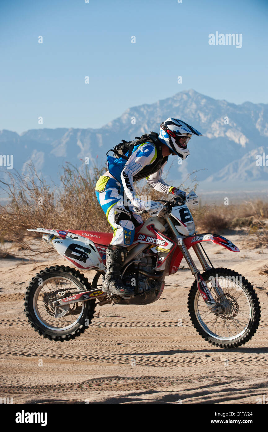 6x Honda motociclo passa gara miglio 58 nel 2012 San Felipe Baja 250, San Felipe, Baja California, Messico. Foto Stock