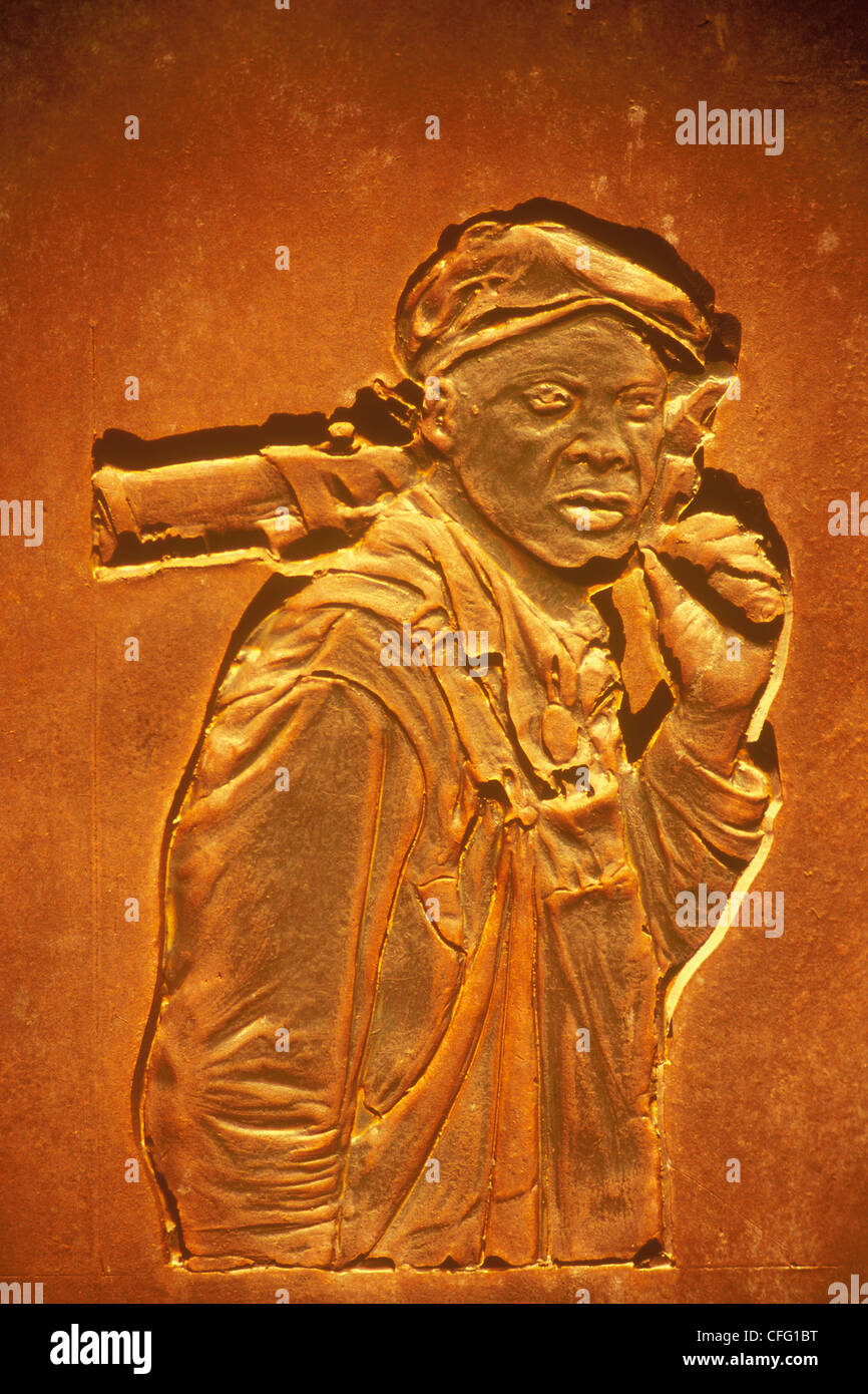 Close up di bronzo in bassorilievo la figura negativa da Robert Graham intitolato 'sociale programmi'-2nd termine FDR camera Mem, Washington DC Foto Stock