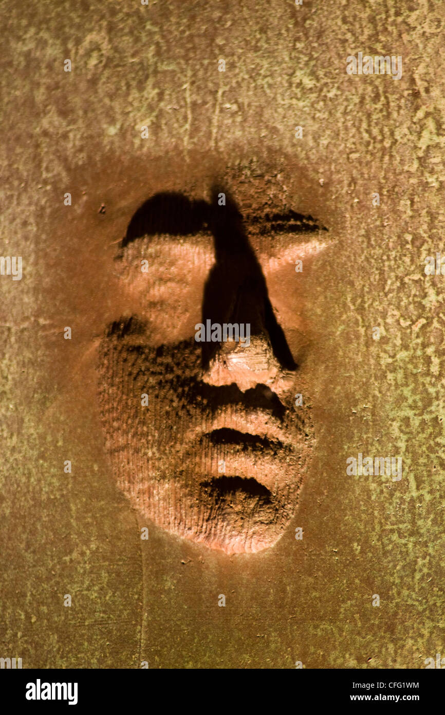 Close up di bronzo in bassorilievo la figura negativa da Robert Graham intitolato 'sociale programmi'-2nd termine FDR camera Mem, Washington DC Foto Stock