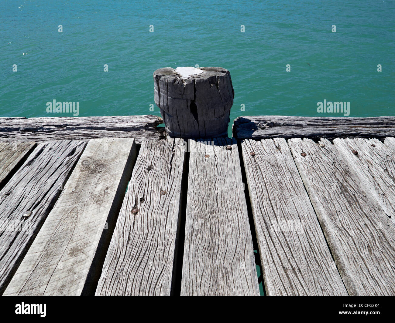 Pontoon post in una giornata di sole in kaikoura Nuova Zelanda isola del sud Foto Stock