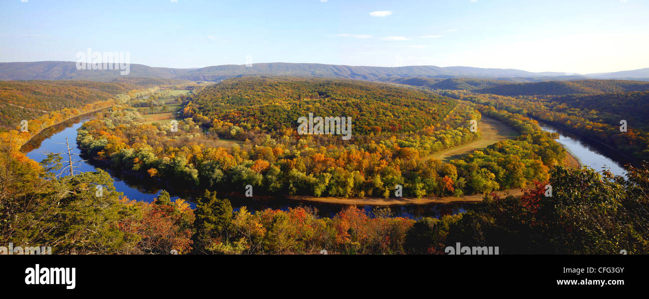Un autunno vista del fiume Potomac in Maryland e Virginia Occidentale. Foto Stock