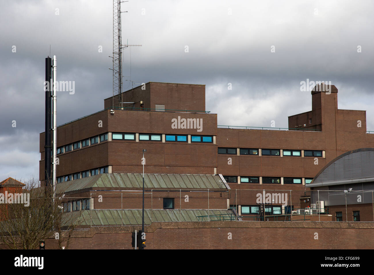 Antrim PSNI ex RUC stazione di polizia nella contea di Antrim Irlanda del Nord Regno Unito. La stazione di polizia è tipico di quelli fortemente costruito Foto Stock