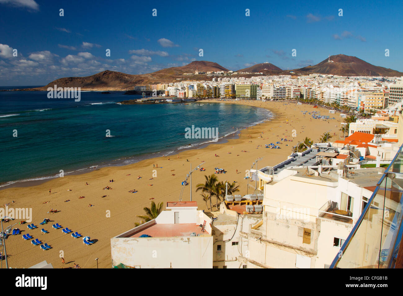 Canteras beach vista dal terrazzo in cima alla Reina Isabel Hotel a Las Palmas di Gran Canaria Foto Stock