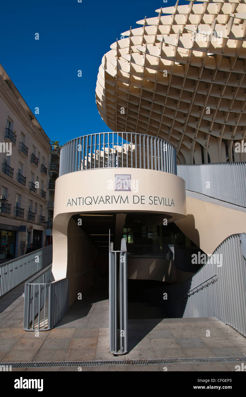 Antiquarium de Siviglia museo al Metropol Parasol (2011) Plaza de la Encarnación square Siviglia Andalusia Spagna Foto Stock