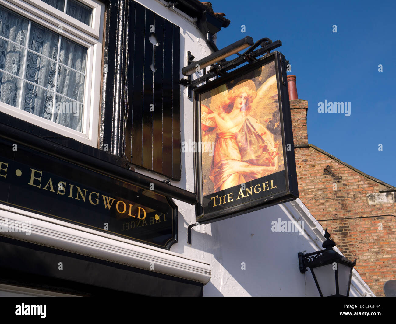 Pub segno dell'Angelo Piazza del Mercato Easingwold North Yorkshire, Inghilterra Foto Stock