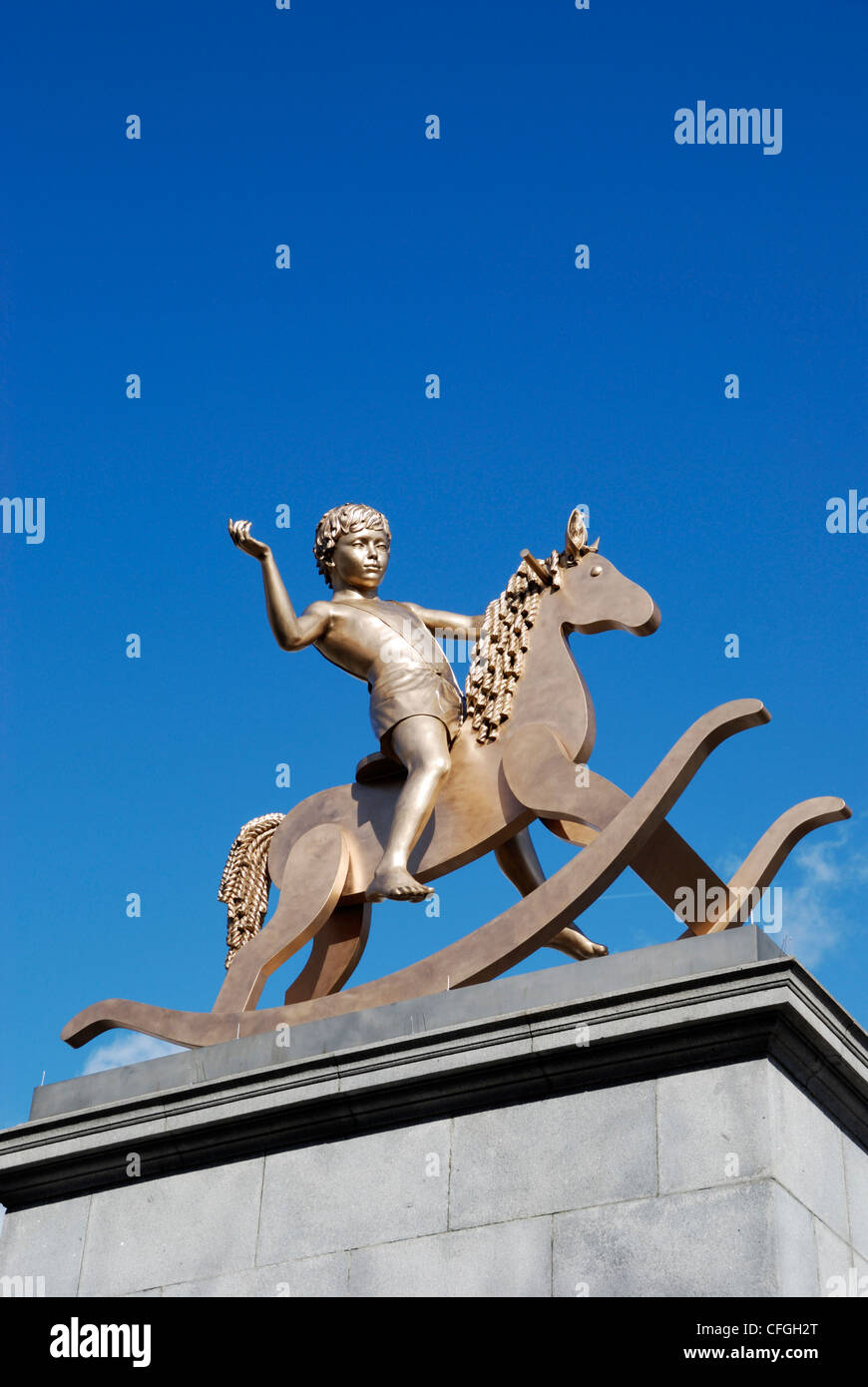 Quarto zoccolo statua ' strutture impotente, Fig101 ' di Elmgreen e Dragset, Trafalgar Square, Londra Foto Stock