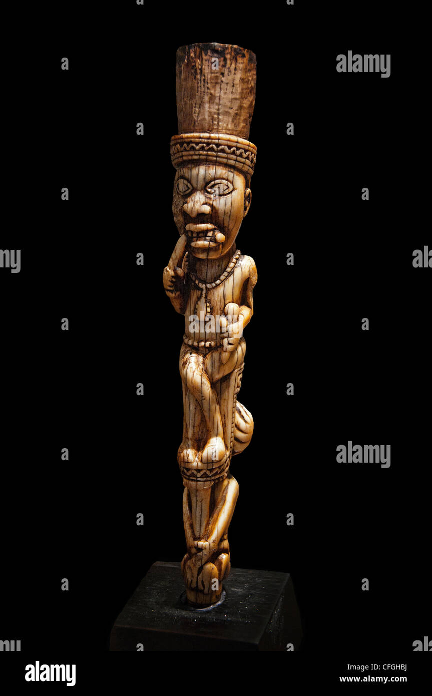 Repubblica Democratica del Congo Scultura Yombe XIX secolo Africana ( Avorio ) Foto Stock