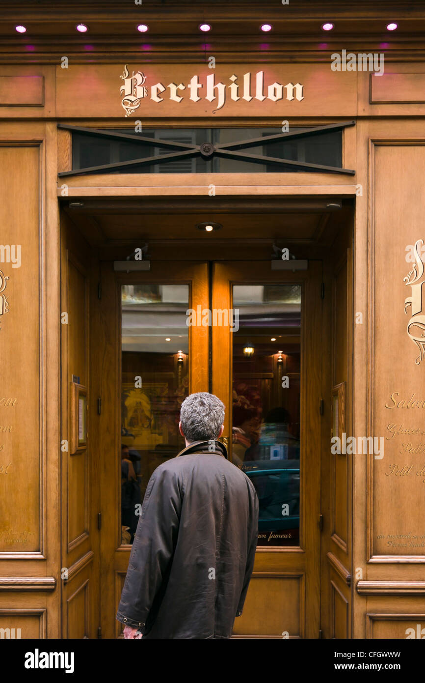 Berthillon famosa gelateria Ile Saint-Louis Parigi Foto Stock