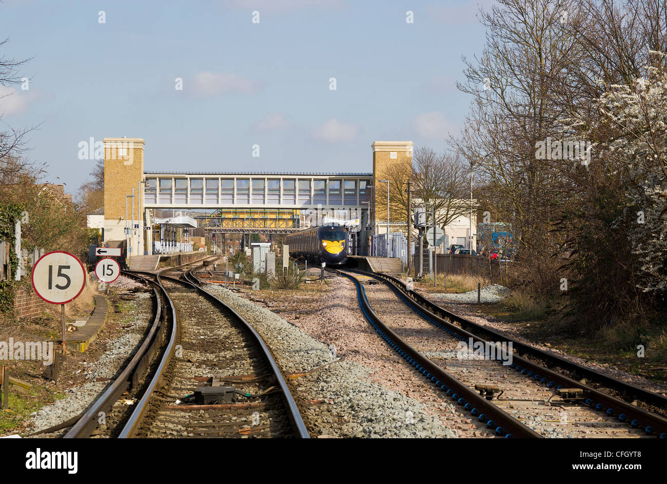 Stazione ferroviaria ovest Canterbury Kent REGNO UNITO giavellotto treno ad alta velocità in partenza Foto Stock