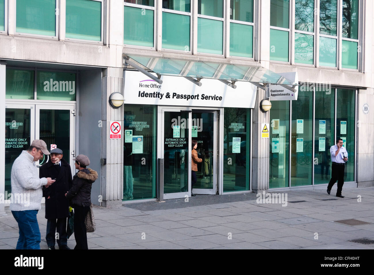 Esterno del Regno Unito Ufficio Passaporti edificio (ex di Petty Francia), Globe House, Victoria, London, Regno Unito Foto Stock