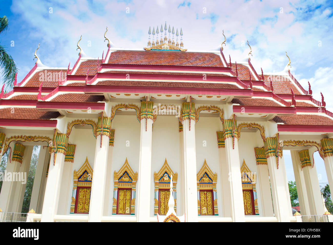 Bellissimo tempio Buddista del tetto in Loei, Thailandia Foto Stock