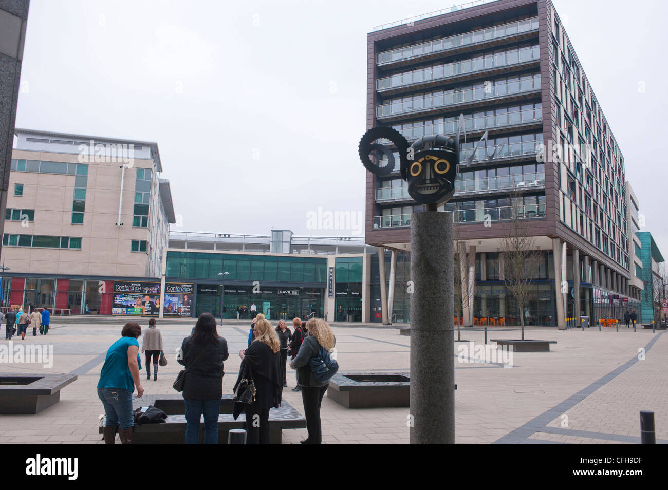 Saviles Exhibition and Conference hall; vista esterna dal Royal Armouries Museum di Leeds Foto Stock
