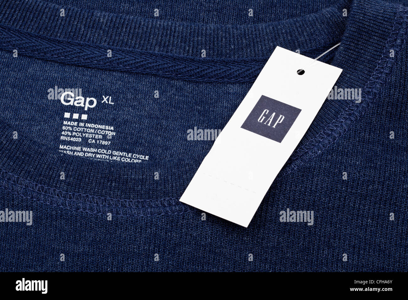 Gap top con vestiti di etichette e tag Foto Stock