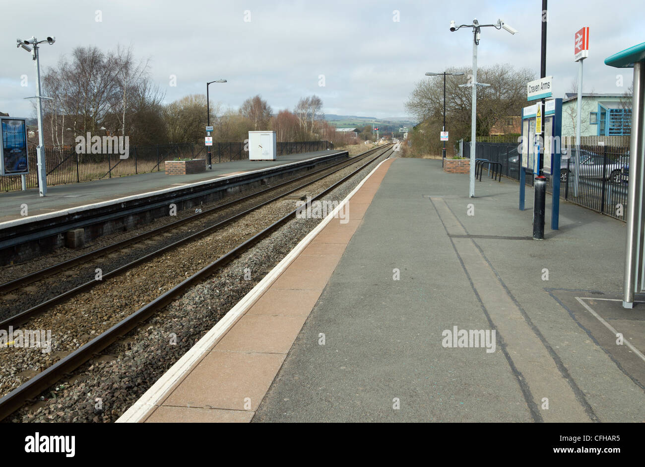 Craven Arms stazione ferroviaria piattaforma in Shropshire in Inghilterra. Foto Stock