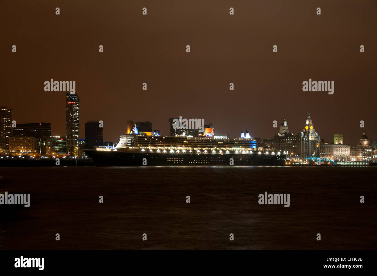 La Cunard Crociera "Queen Mary 2 ' in Liverpool Foto Stock