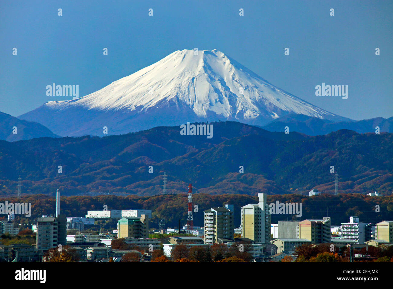 Il monte Fuji vista da sobborghi di Tokyo Foto Stock