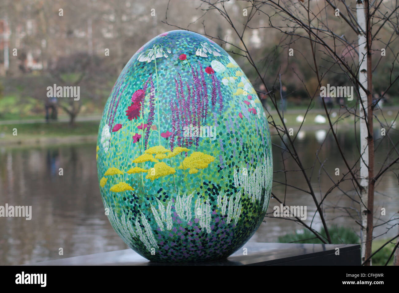 Grande uovo di Pasqua. Foto Stock