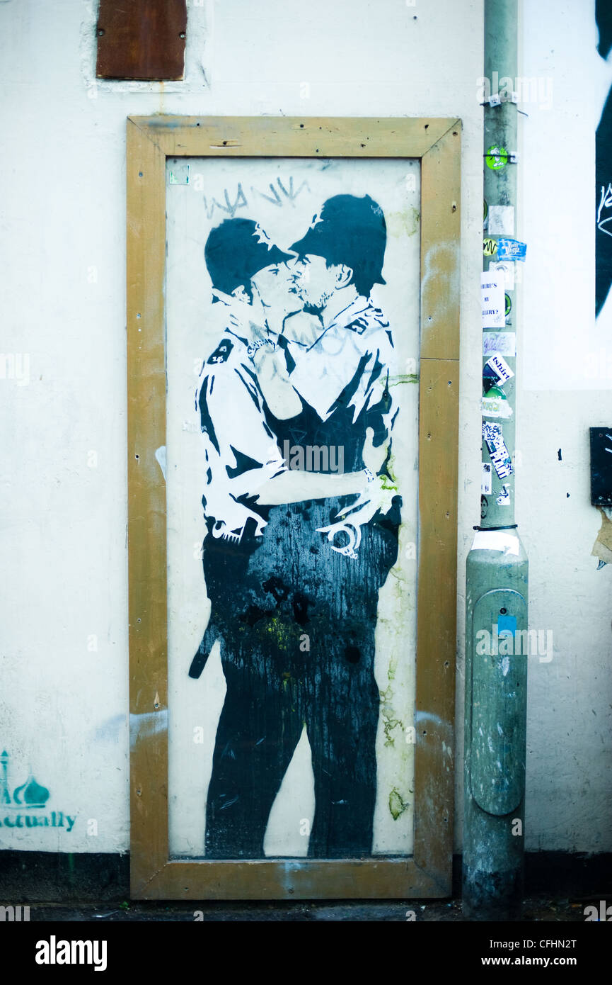 Banksy Kissing Coppers graffiti, Brighton, Inghilterra Foto Stock