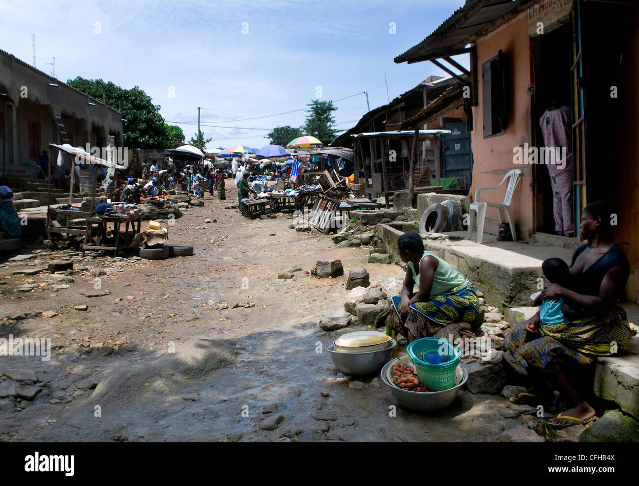 Scene di mercato in Kara, Togo. Foto Stock