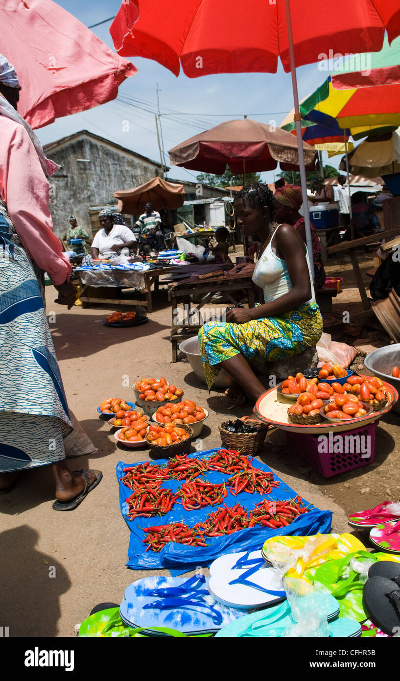 Scene di mercato in Kara, Togo. Foto Stock