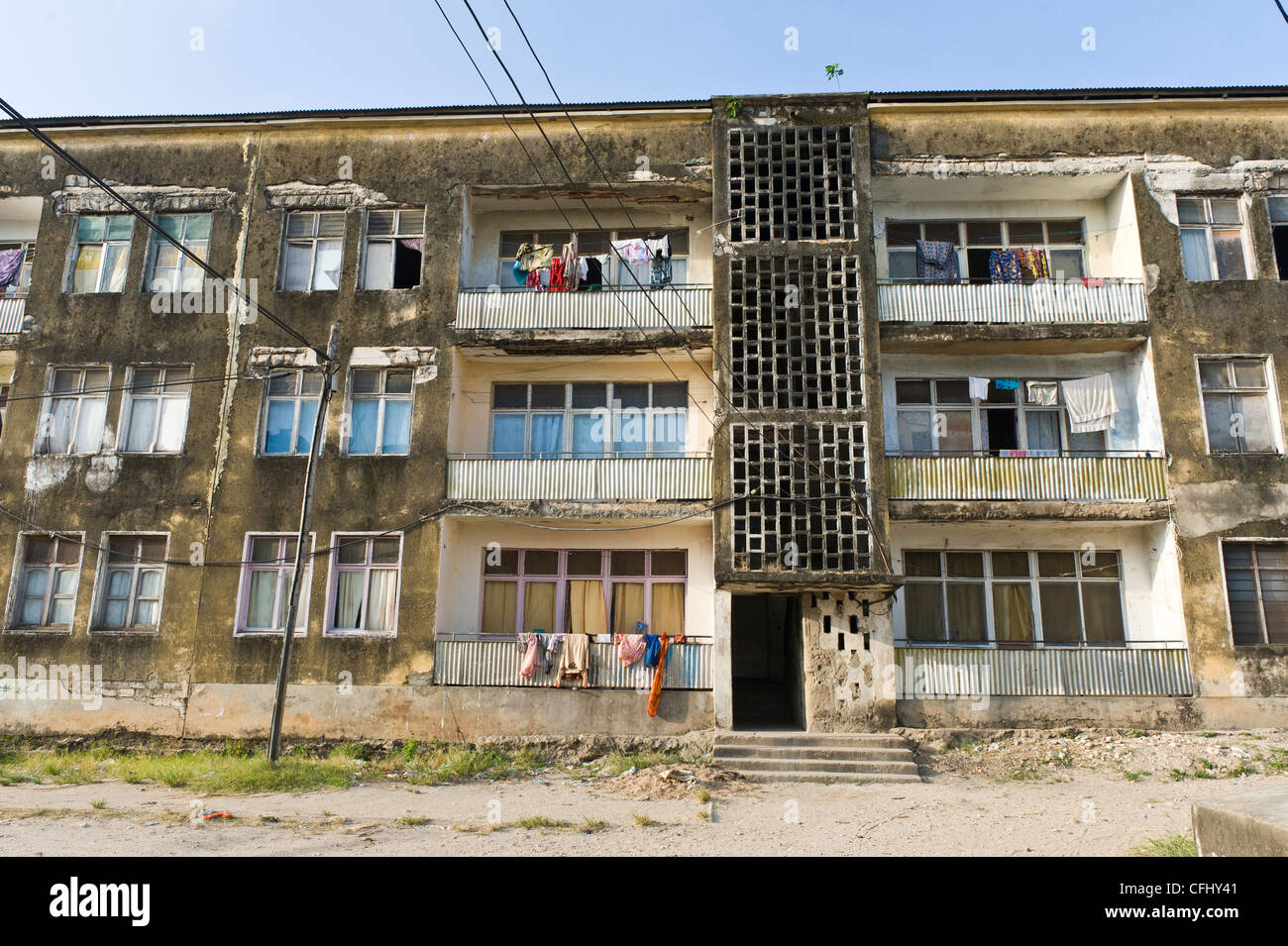 Blocchi di appartamenti costruito con l'aiuto dalla Germania Est Stone Town Tanzania Foto Stock