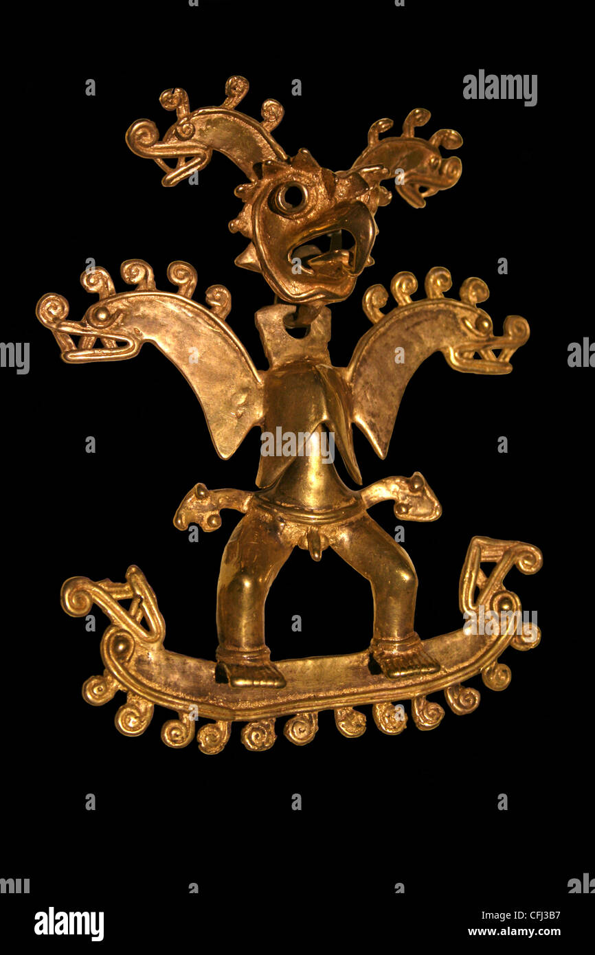 Oro Pre-Colombian Eagle Shaman figura Foto Stock