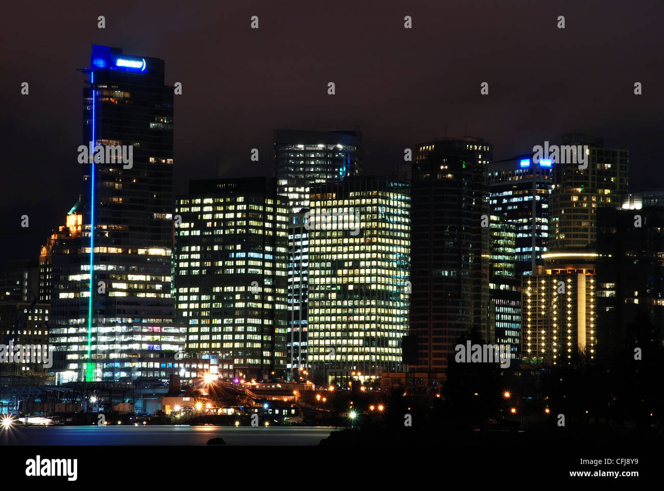 Scena notturna del centro cittadino di Vancouver, BC Canada. Foto Stock