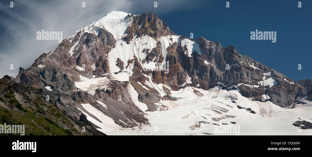 Faccia nord-occidentale del Monte Cofano, Cattedrale cresta (L), Yocum cresta (R), Ghiacciaio di sabbia Headwall al di sotto del vertice contrafforti di roccia. Monte Cofano 3,424m / 11,234 ft Foto Stock