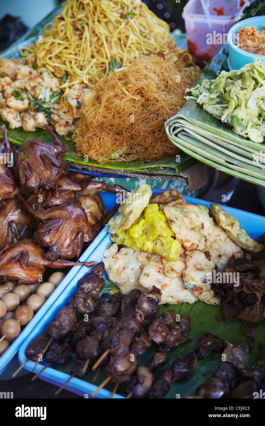 Il cibo sulle bancarelle, Yogyakarta, Java, Indonesia, Asia sud-orientale, Asia Foto Stock