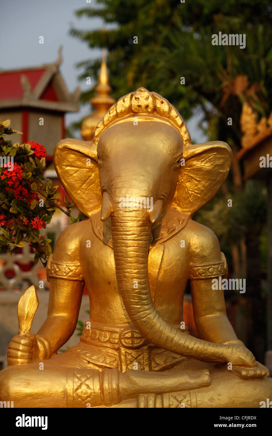 Ganesh statua in Wat Deydos, Kompong Cham, Cambogia, Indocina, sud-est asiatico Foto Stock