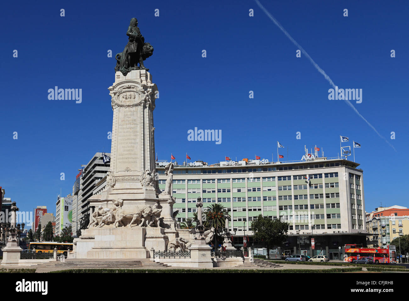 Il Marchese di Pombal monumento, una grande rotonda e landmark in Praca do Marques de Pombal, centro di Lisbona, Portogallo, Europa Foto Stock