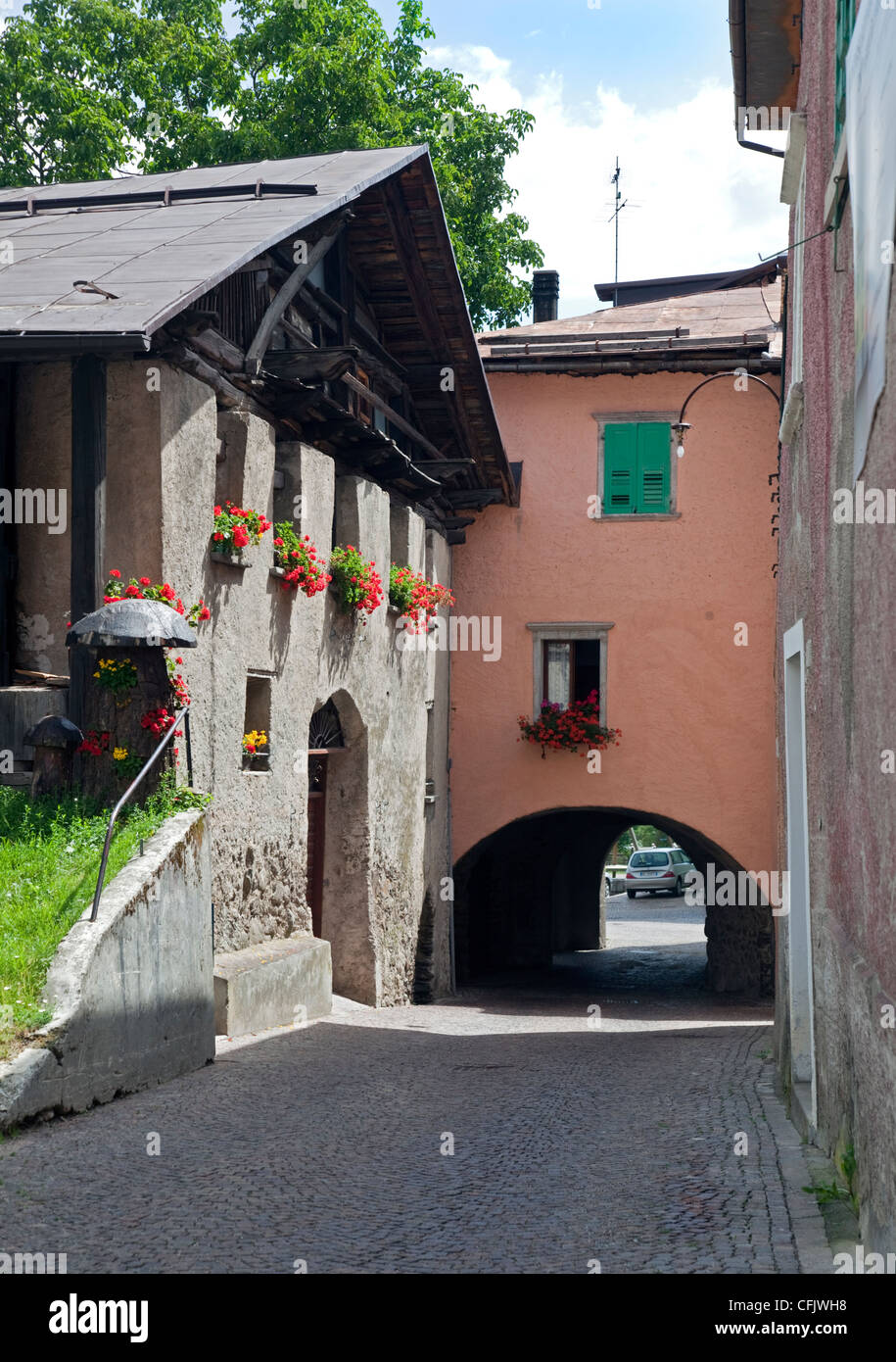 Strada di Pellizzano, Val Rendena, Italia Foto Stock