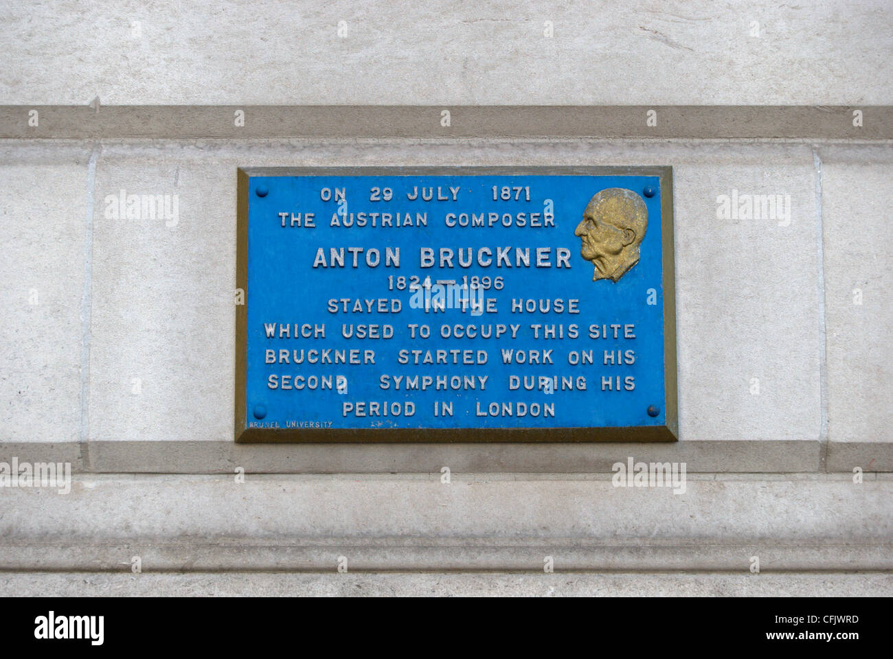 Targa blu segna il sito della casa in cui il compositore Anton Bruckner alloggiato durante il 1871, finsbury Square, Londra, Inghilterra Foto Stock